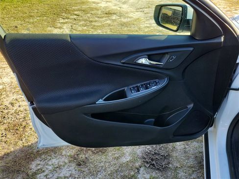 Used 2024 Chevrolet Malibu LT image 10