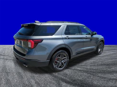 New 2026 Ford Explorer ST RWD image 4
