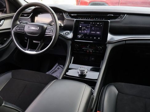 Used 2023 Jeep Grand Cherokee Altitude image 58