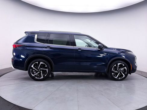 Used 2024 Mitsubishi Outlander SEL AWD/4WD image 46