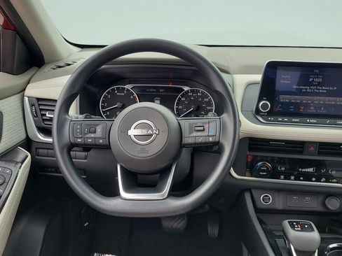 Used 2023 Nissan Rogue SV FWD image 12