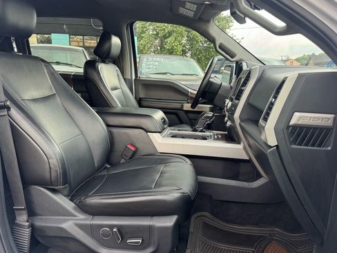 Used 2017 Ford F150 Lariat w/ Equipment Group 501A Mid AWD/4WD image 6