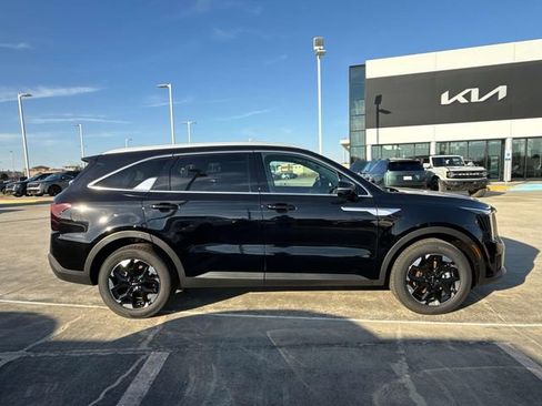 New 2026 Kia Sorento S image 9