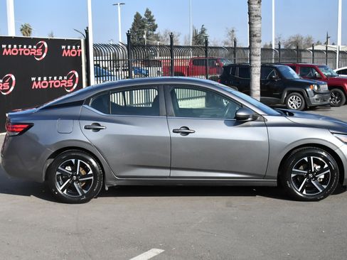Used 2024 Nissan Sentra SV image 9