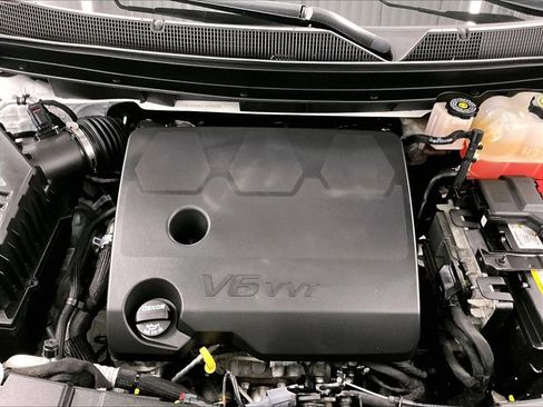 Used 2023 Chevrolet Traverse LT AWD/4WD image 34