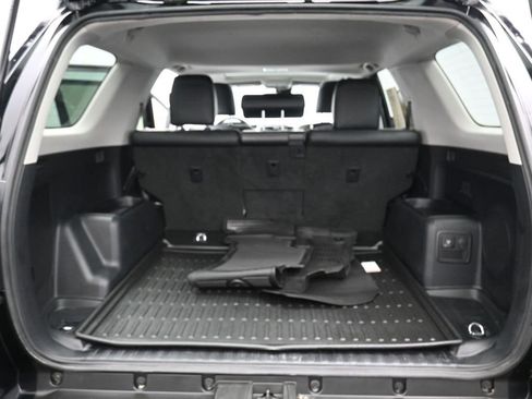 Certified 2022 Toyota 4Runner Limited AWD/4WD image 32