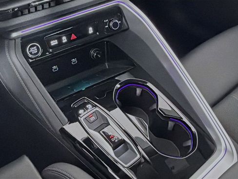 Certified 2025 Audi Q5 Prestige image 18