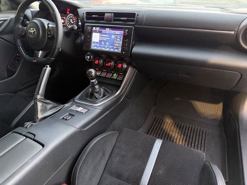 Used 2023 Toyota GR86 Premium w/ ALL Weather Mat Package (TMS) image 14