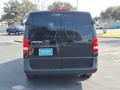 Used 2019 Mercedes-Benz Metris Passenger w/ Convenience Package image 11