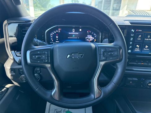 Used 2024 Chevrolet Silverado 1500 ZR2 image 14