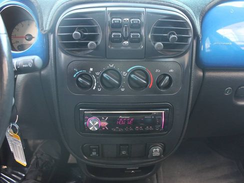 Used 2004 Chrysler PT Cruiser Limited FWD image 37