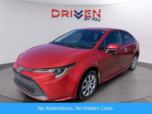 Used 2020 Toyota Corolla LE image 1