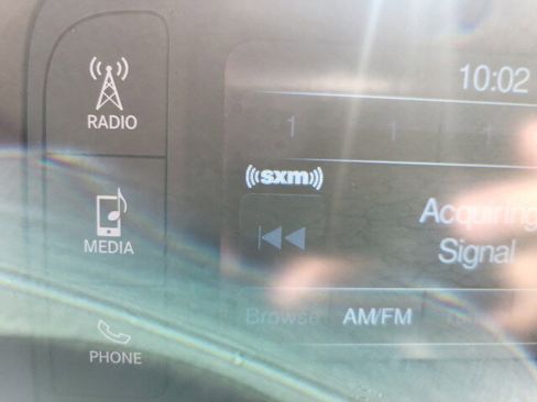 Used 2015 Jeep Renegade Limited image 12