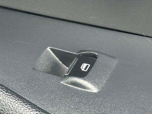 Used 2023 Ford Expedition Limited image 41