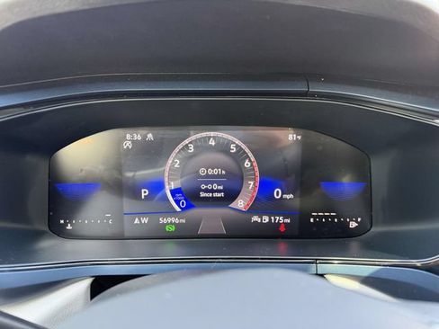 Used 2023 Volkswagen Taos SE w/ Panoramic Sunroof Package AWD/4WD image 27