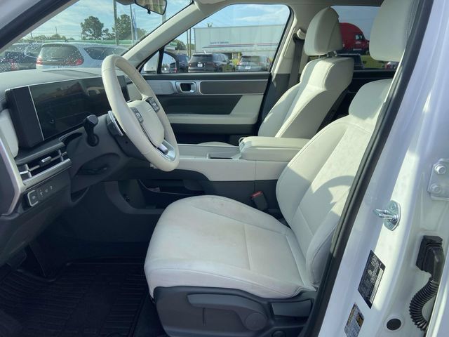 Used 2026 Hyundai Santa Fe SE FWD image 15
