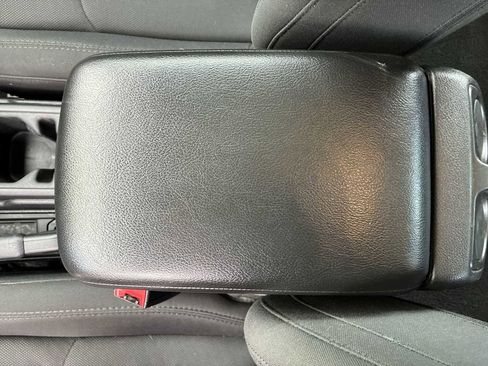 Used 2019 Jeep Wrangler Sport AWD/4WD image 21