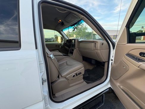 Used 2007 Chevrolet Silverado 3500 LT w/ Heavy-Duty Power Package AWD/4WD image 16