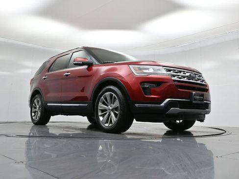 Certified 2018 Ford Explorer Limited w/ Ford Safe & Smart Package image 47