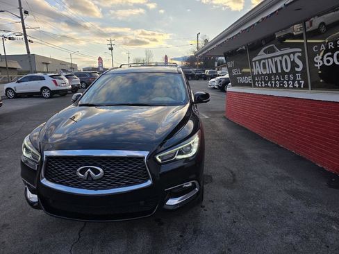 Used 2018 INFINITI QX60 FWD w/ Deluxe Technology Package image 3