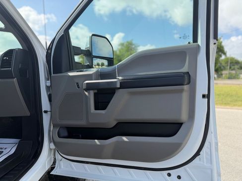 Used 2022 Ford F250 XLT w/ XLT Premium Package AWD/4WD image 18