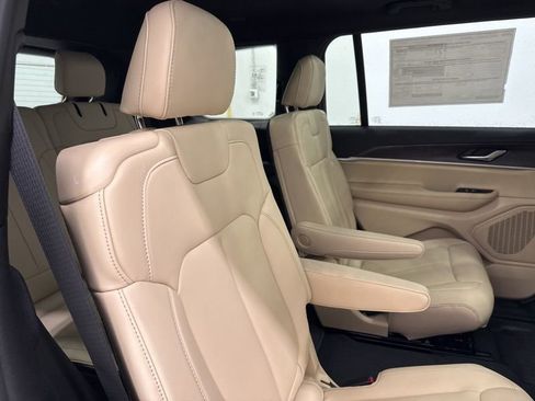 New 2025 Jeep Grand Cherokee L Limited AWD/4WD image 13