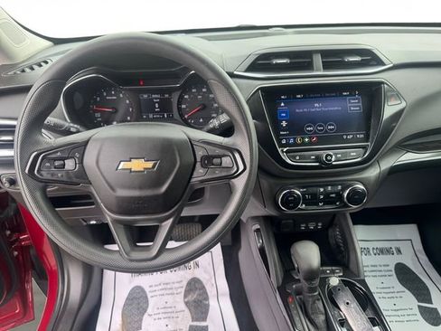 Used 2021 Chevrolet TrailBlazer LT w/ Convenience Package image 12