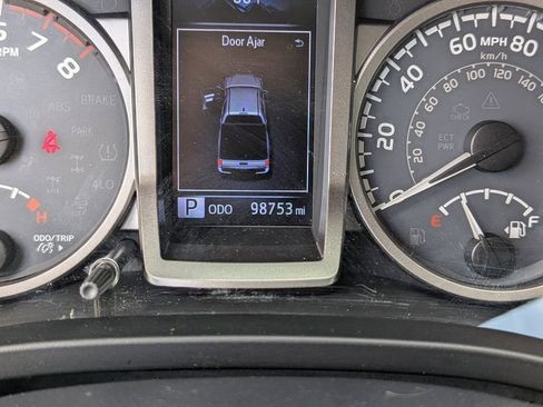 Used 2019 Toyota Tacoma SR5 image 28