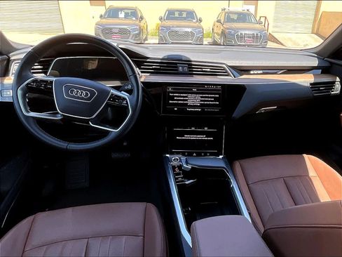 Used 2024 Audi Q8 e-tron Premium Plus w/ Premium Plus Package AWD/4WD image 17