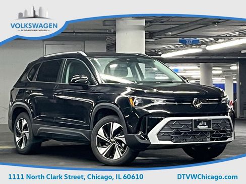 New 2025 Volkswagen Taos SE image 2