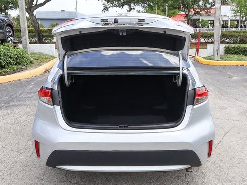 Used 2021 Toyota Corolla LE FWD image 16