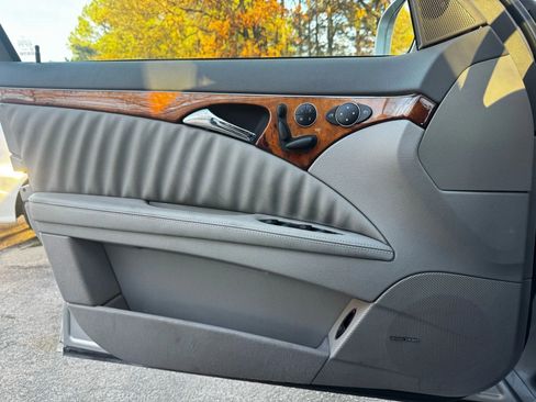 Used 2008 Mercedes-Benz E 350 4MATIC Wagon image 8