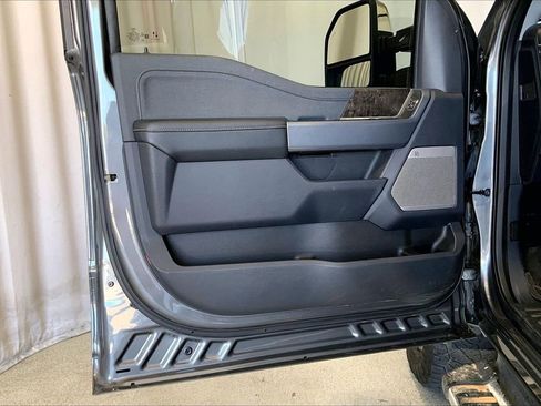 Used 2023 Ford F250 Lariat w/ Chrome Package image 21