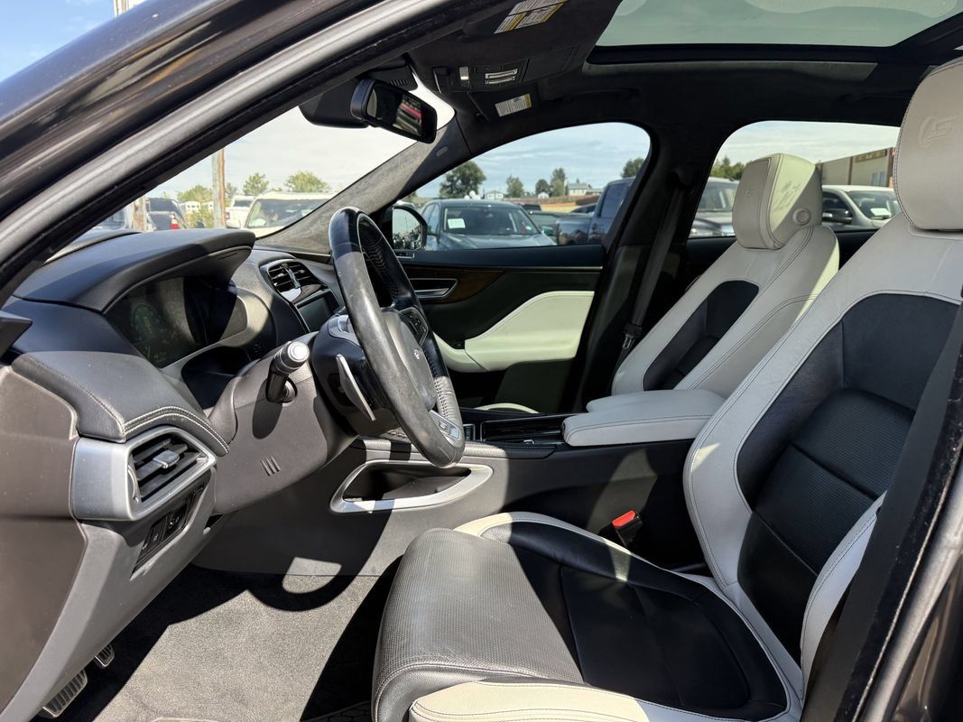 Used 2018 Jaguar F-PACE S AWD/4WD image 16