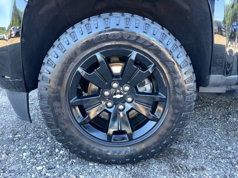 Used 2022 Chevrolet Colorado Z71 w/ Z71 Midnight Edition AWD/4WD image 28