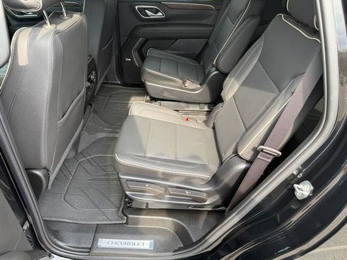 Used 2024 Chevrolet Tahoe Premier w/ Premium Package image 11