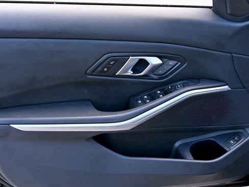 Used 2024 BMW 330i Sedan image 9