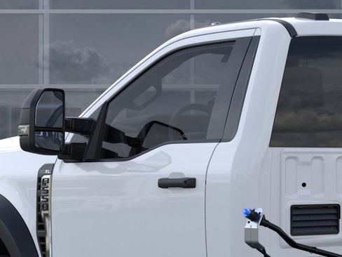 New 2026 Ford F550 4x4 Regular Cab Super Duty w/ XL Chrome Package image 20