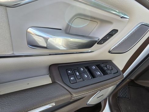 Used 2025 RAM 1500 Laramie AWD/4WD image 13