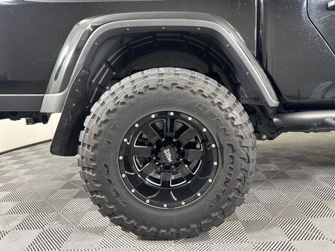 Used 2022 Jeep Gladiator Mojave w/ Cold Weather Group image 9