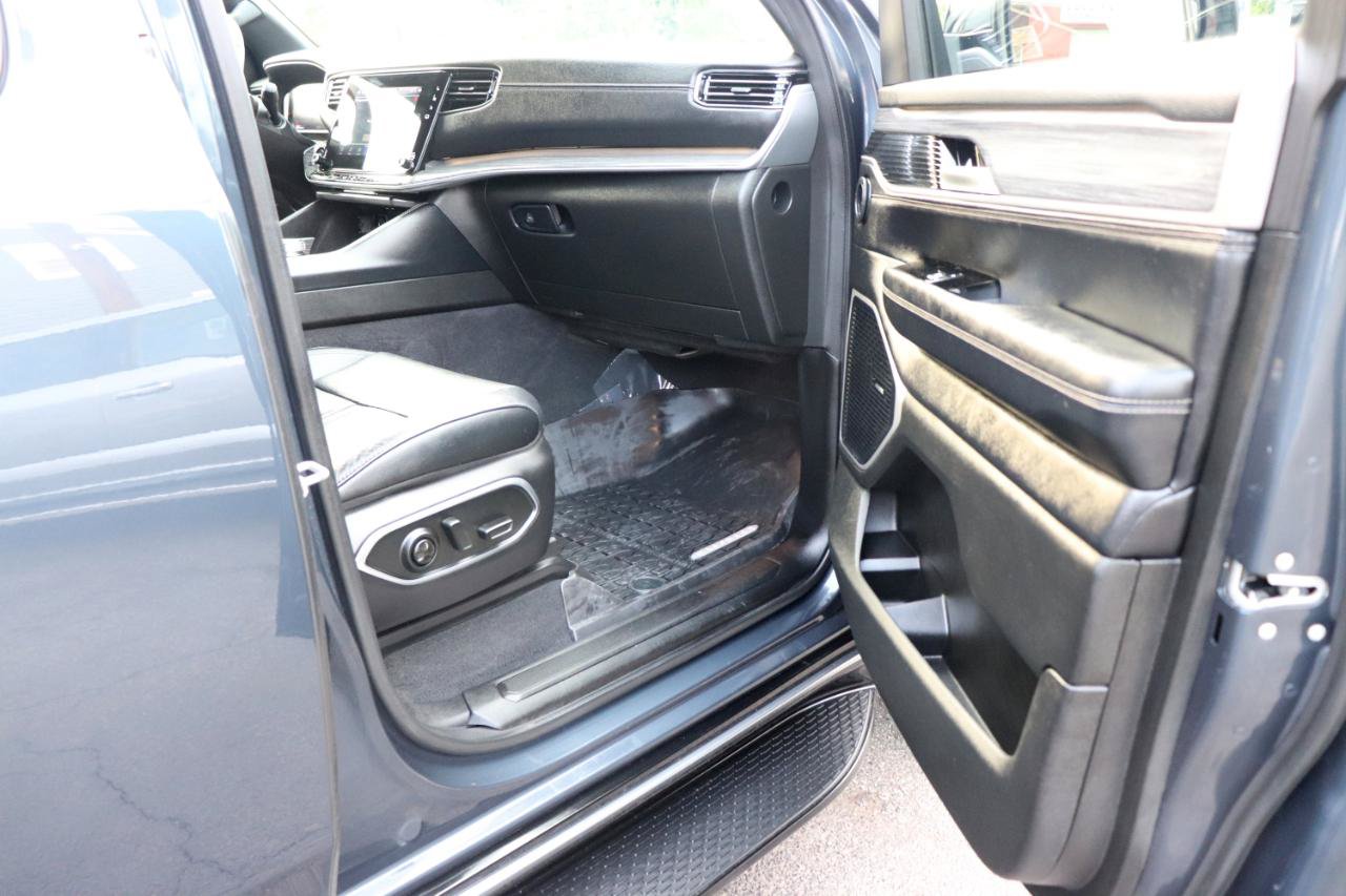 Used 2024 Jeep Wagoneer Series II AWD/4WD image 17