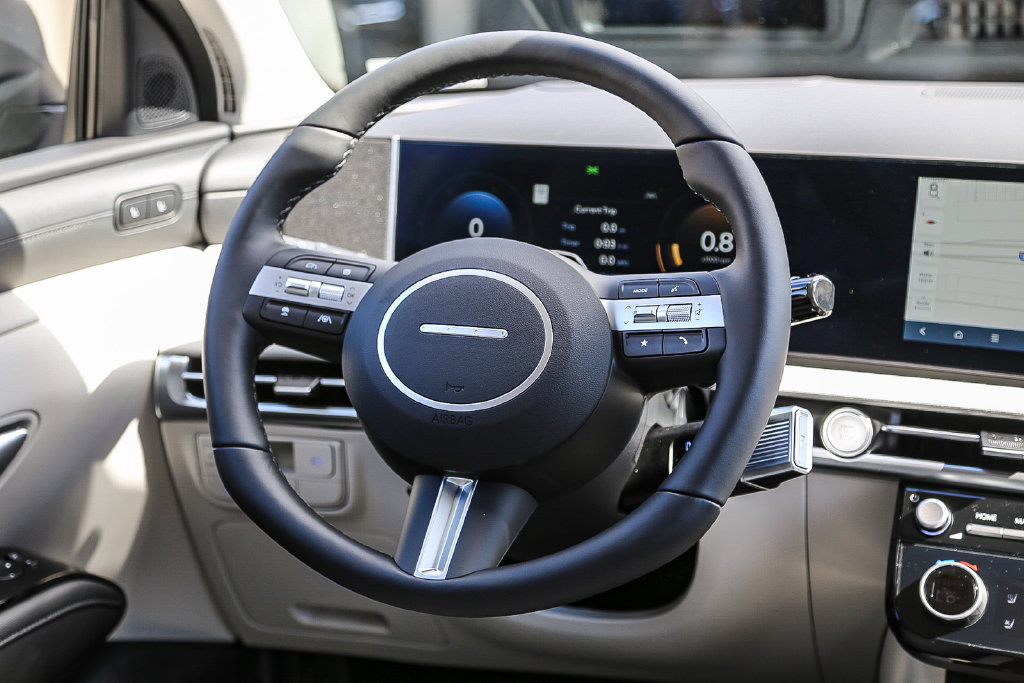 New 2026 Hyundai Tucson Limited FWD image 17