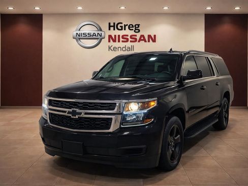 Used 2020 Chevrolet Suburban LT w/ LT Midnight Edition RWD image 3