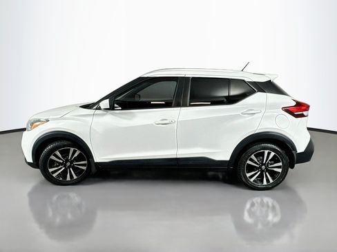 Used 2018 Nissan Kicks SV FWD image 4