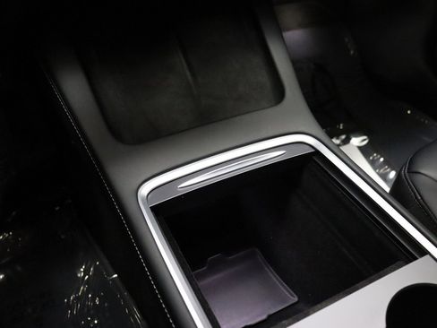 Used 2022 Tesla Model 3 Standard Range image 47