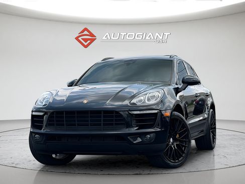 Used 2018 Porsche Macan AWD/4WD image 1