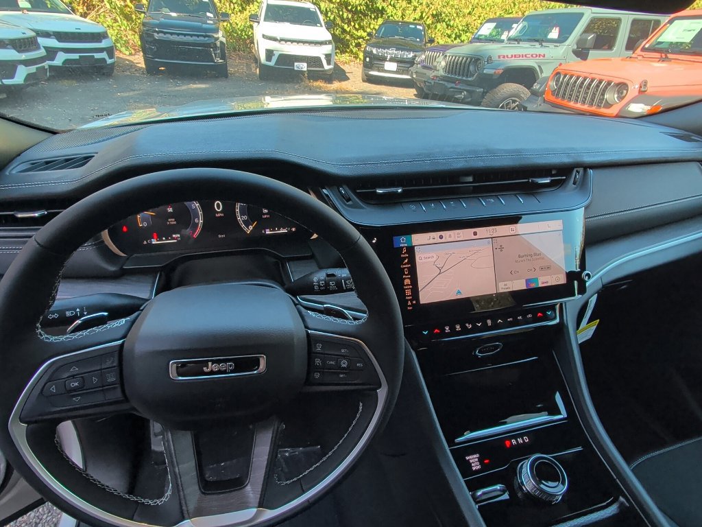 New 2026 Jeep Grand Cherokee Altitude AWD/4WD image 11