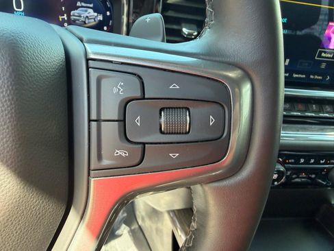 Used 2025 Chevrolet Silverado 1500 LTZ AWD/4WD image 31
