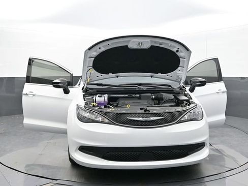 New 2025 Chrysler Voyager LX image 62