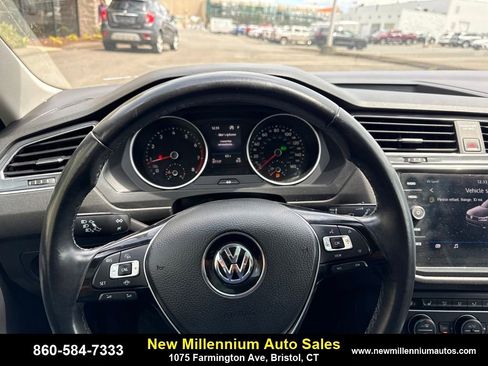 Used 2019 Volkswagen Tiguan SE w/ Panoramic Sunroof Package AWD/4WD image 15